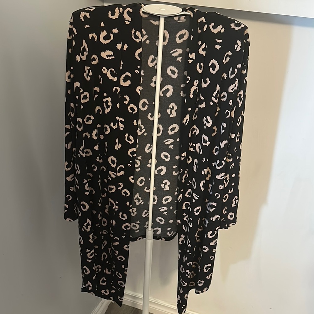 Torrid Womens Open Front Top Size 1 Black Spotted Stretch 3/4 Sleeve